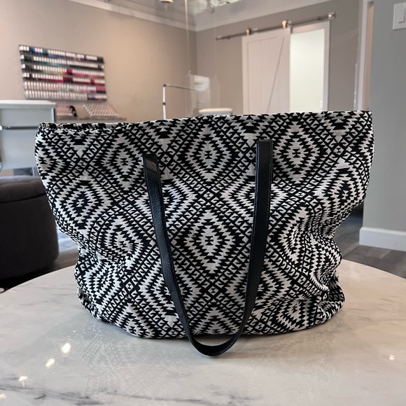 Joe Boxer Handbags - Joe Boxer, Women’s, Geometric, Full Zip, Carry All, Tote Bag.